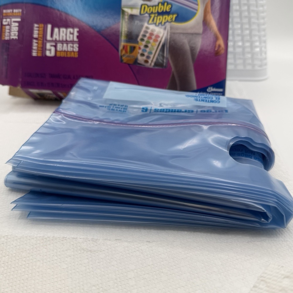 Ziploc Big Bags Large Size 3-Gallon Heavy Duty Zipper Storage 15 x 15 (3 Bags) - Picture 5 of 7